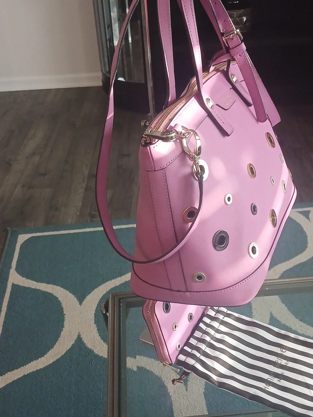 henri bendel pink grommet tote with matching wallet - Picture 5 of 16
